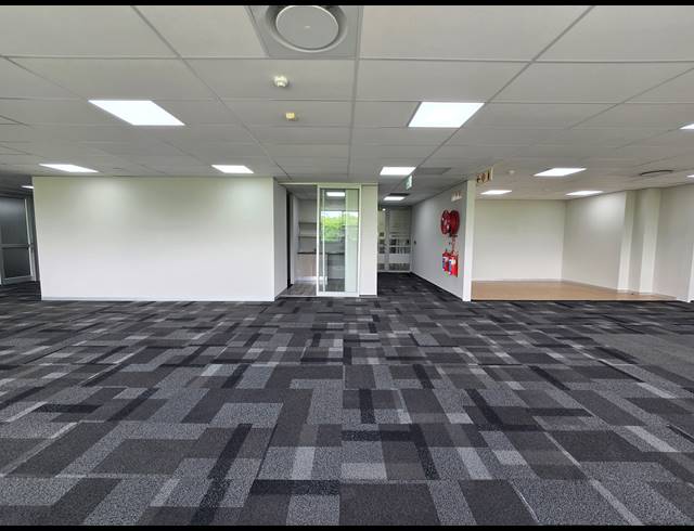 665M² OFFICE TO LET IN MAGALIESSIG